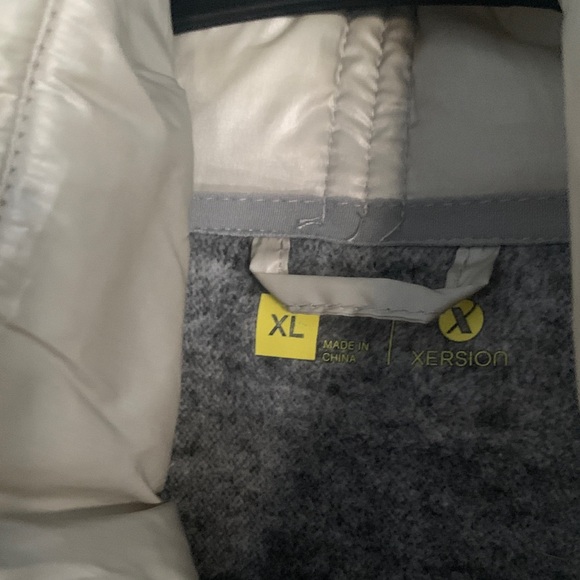 Xersion Metallic Cream and Gray Puffer Jacket - Picture 2 of 3